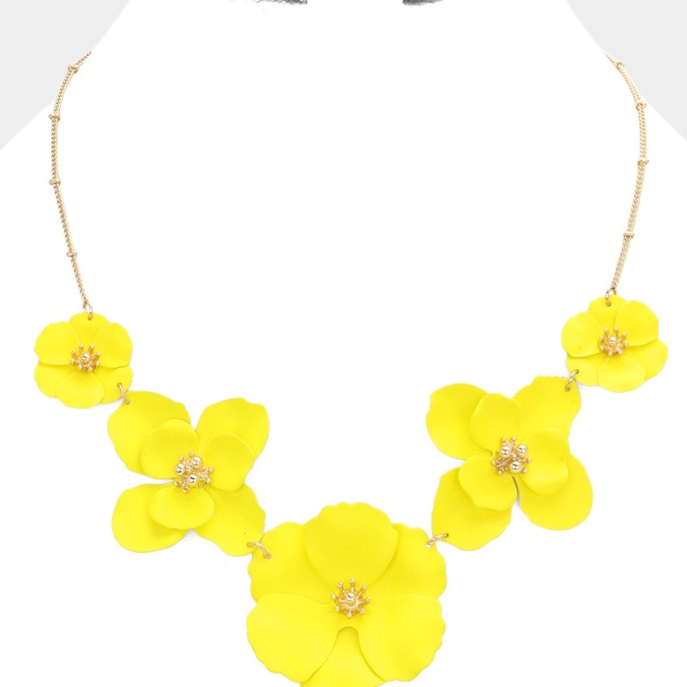 BEAUTIFUL YELLOW MULTI BLOOM FLOWER NECKLACE